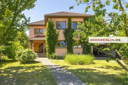 Haus zum Kaufen in Falkensee 850.000,00 € 211 m²