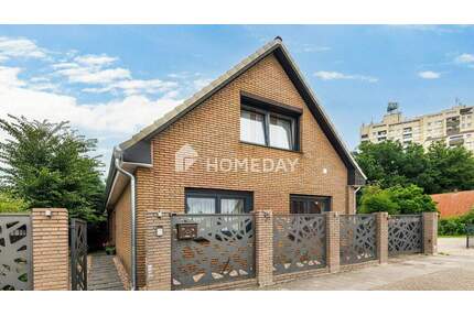 Einfamilienhaus mit zwei Wohneinheiten und großem Grundstück mit Baulandreserve - Delmenhorst Dwoberg/Ströhen