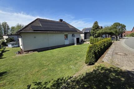 Ruhiges Wohnen in Top-Lage, modernisierter Bungalow mit Pool - Stadthagen