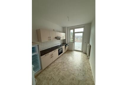 Großzügige 2-Zimmer mit EBK, Laminat, Stellplatz, Balkon und Wanne in zentraler Lage! - Chemnitz Ebersdorf