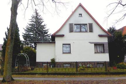 Einfamilienhaus auf parkmäßig angelegtem Grundstück 15831 Mahlow, Maxim-Gorki-Straße 00 - Blankenfelde-Mahlow