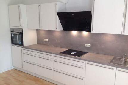 Renovierte, ruhige 2-Zimmer, EBK, barrierefrei, mit Gartenlage, Terrasse, Tiefgarage - Bremen Peterswerder