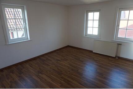 3 zimmer wohnung - 320,00&nbsp;EUR Kaltmiete, ca.&nbsp; 81,00&nbsp;m&sup2; in Vogtei (PLZ: 99986)