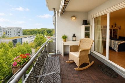 Großzügige 5-Zimmer-Wohnung mit zwei Balkonen in begehrter Lage am Rebstockpark - Frankfurt am Main