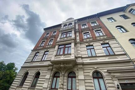 Balkon, Einbauküche und Tageslichtbad mit Wanne - Magdeburg Sudenburg