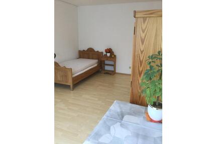 1 Zimmer Appartement hell und möbliert in Regensburg West