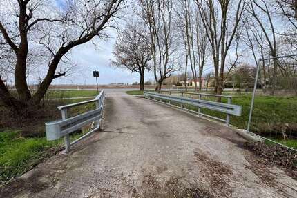 Grundstück in Spickendorf 465.000,00 € 11338 m²