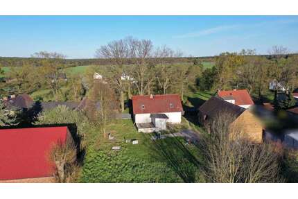 Haus zum Kaufen in Wiesengrund 163.000,00 € 175 m²