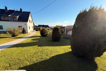 Doppelhaushälfte Haus mit großem Grundstück Oelsnitz Siedlung - Oelsnitz (Vogtland)