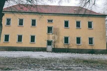 Haus zum Kaufen in Schenkenberg 99.000,00 € 240 m²