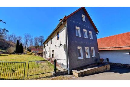 Großes Einfamilienhaus in ländlicher Idylle. - Reurieth