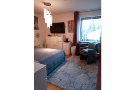 Ein WG Zimmer im Frauen-WG - 600,00&nbsp;EUR Kaltmiete, ca.&nbsp; 56,00&nbsp;m&sup2; in München (PLZ: 81476) Thalkirchen-Obersendling-Forstenried-Fürstenried-S