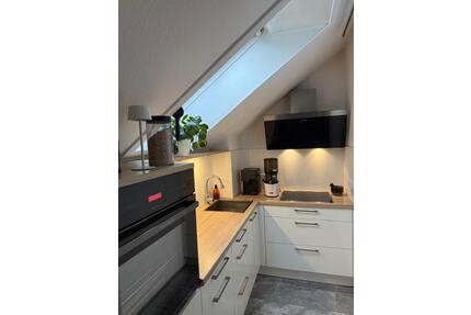 Gemütliche 1 - Zimmer -Wohnung mit Balkon ,Einbauküche in NEW - Neustadt an der Waldnaab