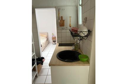 Schöne möblierte Innenstadt-Wohnung mit sonniger Terrasse - Köln