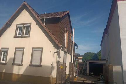 Sanierungsbedürftiges Haus in Lampertheim-Hofheim