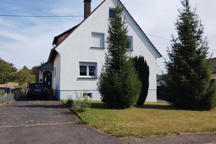 Freistehendes Haus mit 1.600 m² Grundstück bei Altenkirchen - Altenkirchen (Westerwald)