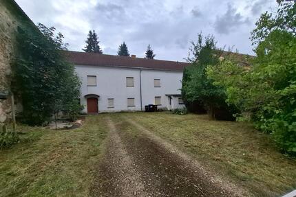 Charmantes Anwesen mit Scheune - 75.000,00&nbsp;EUR Kaufpreis, ca.&nbsp; 150,00&nbsp;m&sup2; in Löbau (PLZ: 02708)
