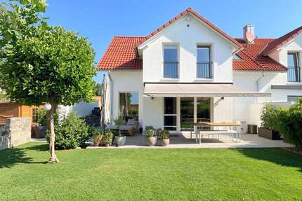 Haus zum Mieten in Roßbach 2.000,00 € 160 m²