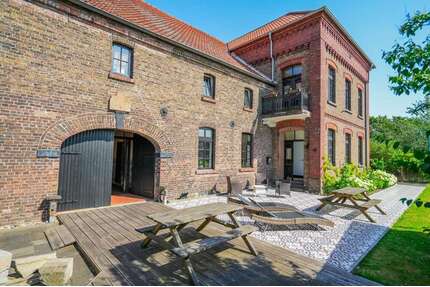 Haus zum Kaufen in Duisburg Bergheim 1.425.000,00 € 853 m² - Duisburg / Bergheim