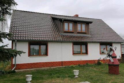 sanierungsbedürftiges Haus mit Nebengelass - Feldberger Seenlandschaft