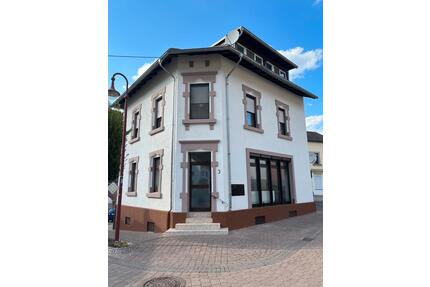 Wohnhaus mit 2 Wohnungen, teil-vermietet - Mettlach