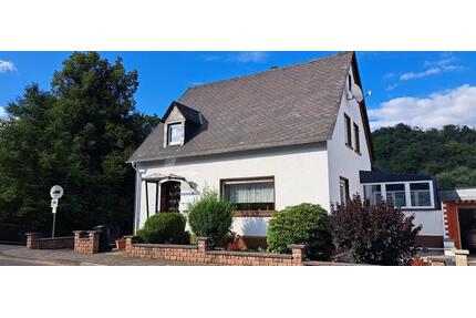 Haus Garten Terrassen Keller Garage in ruhiger Lage in Rhaunen