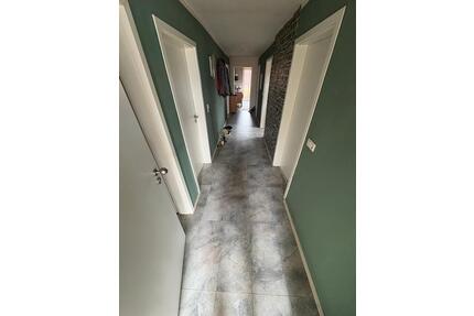 Großzügige 3 Zimmer Dachgeschosswohnung in Bad Lippspringe - Paderborn