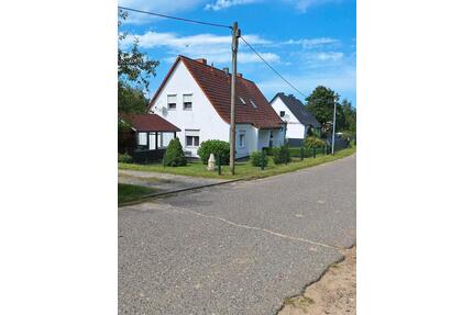 Doppelhaushälfte mit Waldfläche und Garten - Putbus