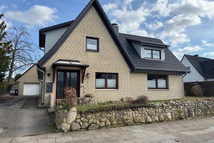 Attraktive 3‑Zimmer‑Einliegerwohnung im Dachgeschoss - Ahrensburg