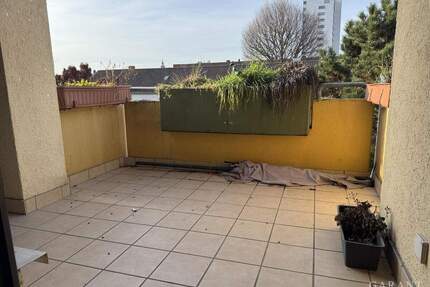 Schöne Dachgeschosswohnung zum Wohlfühlen mit großem Balkon und TG Platz. - Heilbronn