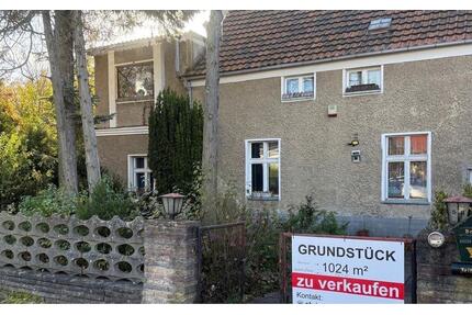 1024 m2 Grundstück mit Sanierungsbedürftigem Haus zu Verkaufen - Berlin Marzahn-Hellersdorf