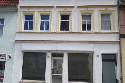 MFH in Stadtcentrum - 230.000,00&nbsp;EUR Kaufpreis, in Werdau (PLZ: 08412)
