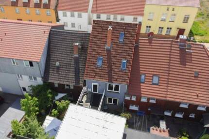 Altstadtjuwel mit Innenhof: RMH inklusive Dachterrasse, Sauna & viel Wohnfläche - Bützow