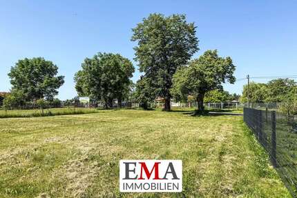 Grundstück zu verkaufen in Nauen 115.000,00 € 755 m²