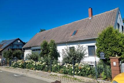 Haus in Crimmitschau - 145.000,00&nbsp;EUR Kaufpreis, ca.&nbsp; 100,00&nbsp;m&sup2; in Crimmitschau (PLZ: 08451)