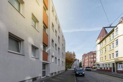 Erstbezug! Renovierte 3-Zimmer-Wohnung mit Dusche und Balkon in Bremerhaven-Lehe