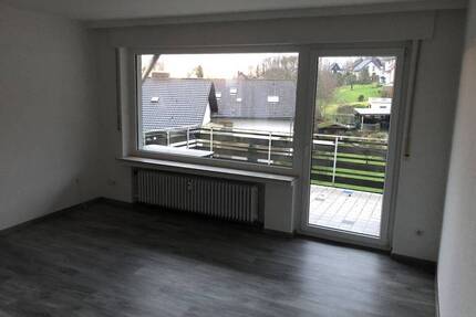 Renovierte 3-4 Zimmerwohnung mit Balkon in Hiddesen - Detmold