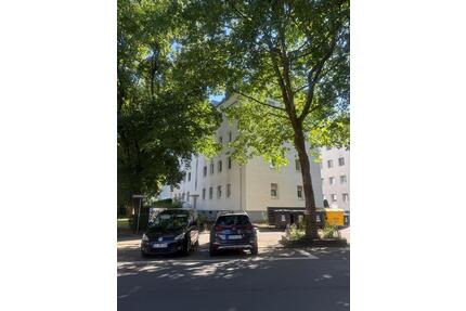 Attraktive 3-Zimmer-Wohnung mit Balkon in saniertem MFH – ideale - Wiesbaden Klarenthal