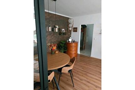 wunderschöne Wohnung mit separatem Eingang und Balkon - Bad Nauheim