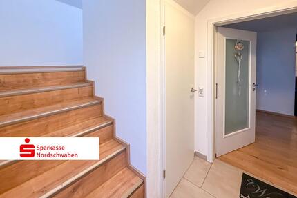 3,5-Zimmer-Mietwohnung mit Dachterrasse & Garage – zentral in Oettingen - Oettingen in Bayern