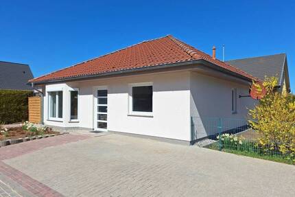 Kompakter Bungalow mit neuer Luft-Wärme-Pumpe in Neuenkirchen nahe Greifswald