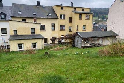 !Neuer Preis! Zweifamilienhaus mit großen Garten, in Lößnitz