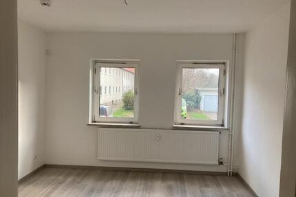 Zentral. Hell. Bezugsfertig – 2 Zimmer im Herzen der Stadt - Salzgitter