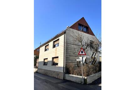 Ein-Zweiifamilienhaus - 102.000,00&nbsp;EUR Kaufpreis, ca.&nbsp; 165,00&nbsp;m&sup2; in Schwarzenbach am Wald (PLZ: 95131)