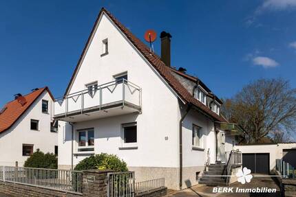 RESERVIERT-BERK Immobilien - Gepflegtes Zweifamilienhaus in Top-Lage von Haibach mit großem Grundstück