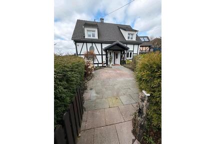 Haus zu verkaufen - 245.000,00&nbsp;EUR Kaufpreis, ca.&nbsp; 130,00&nbsp;m&sup2; in Bergneustadt (PLZ: 51702)