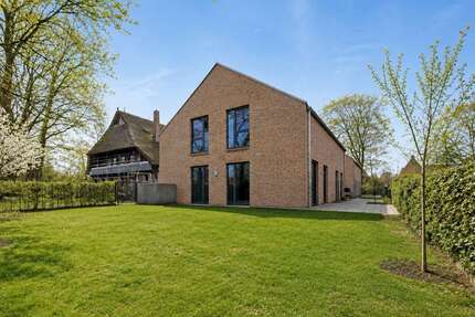 Haus zum Mieten in Hamburg 2.750,00 € 189.3 m²