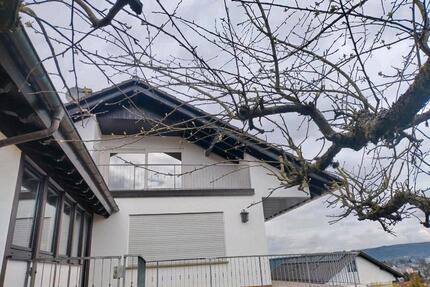 Erbach !Dachgeschoss WHG mit Blick auf das Schloss u Mümlingtal.. - Oberzent
