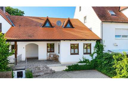 Haus zum Mieten in Sulzemoos 2.600,00 € 265.15 m²