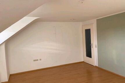 Gemütliche 1-Zimmer-Dachgeschosswohnung mit guter Anbindung - Stuttgart Luginsland